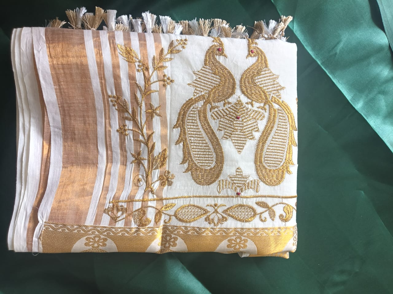Kasavu saree