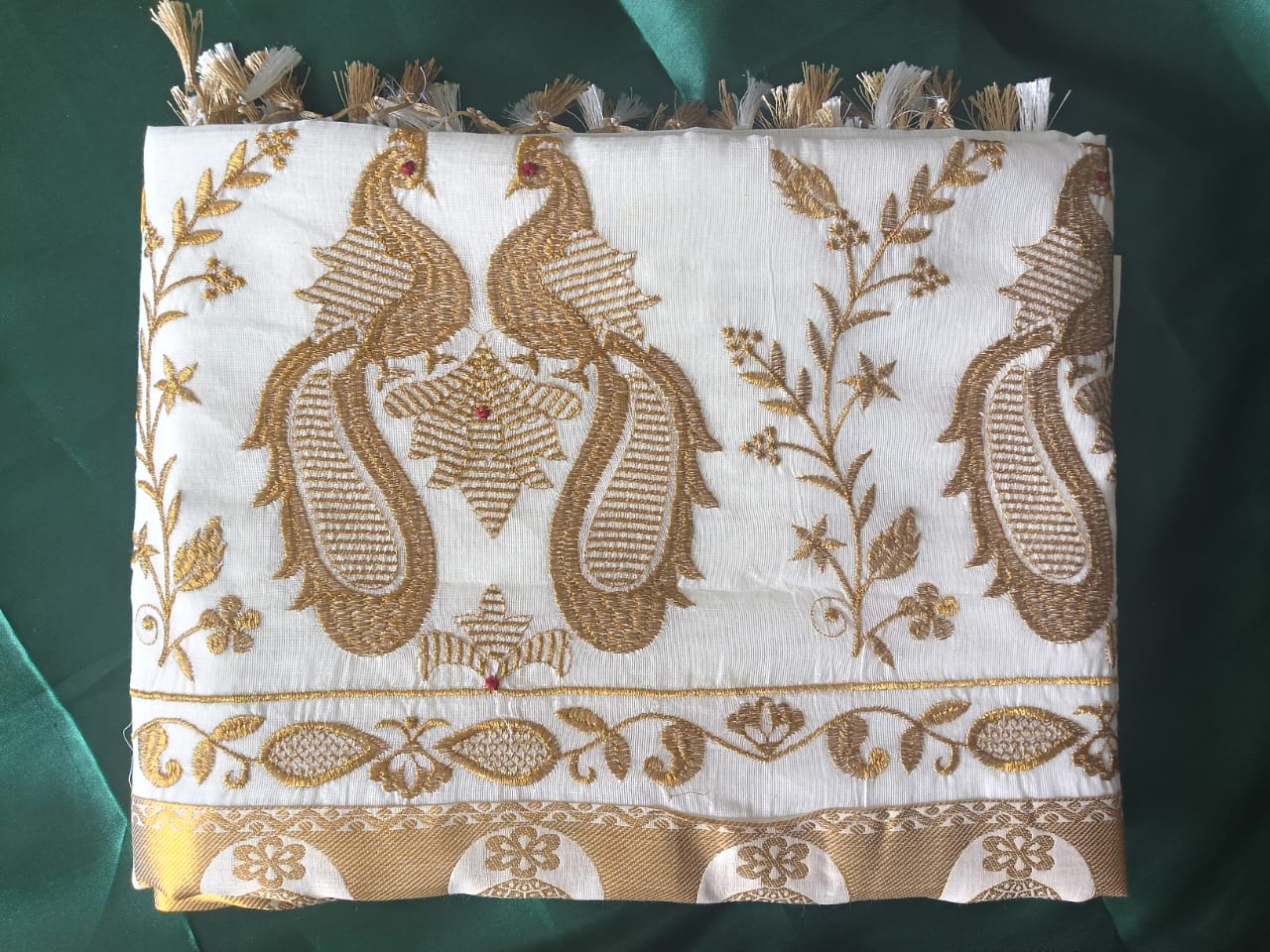 Kasavu saree