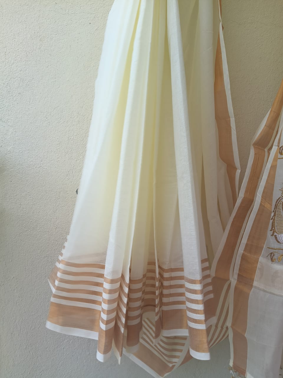 Kasavu saree